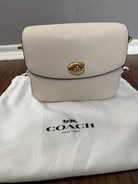 COACH Cassie 19 Pebbled Leather Bag in Chalk